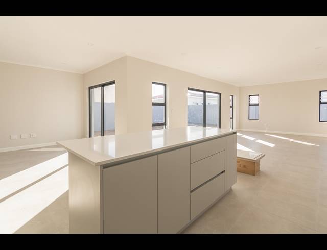 4 BEDROOM FREEHOLD FOR SALE IN PARKLANDS NORTH